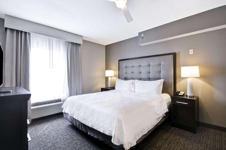 1 King Bed 1 Bedroom Suite (21 of 37)