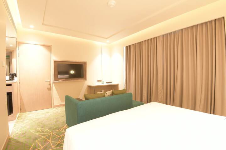 Room 16 of 95
