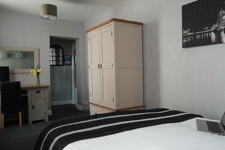 Room 15 of 43