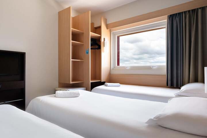 Room 49 of 105
