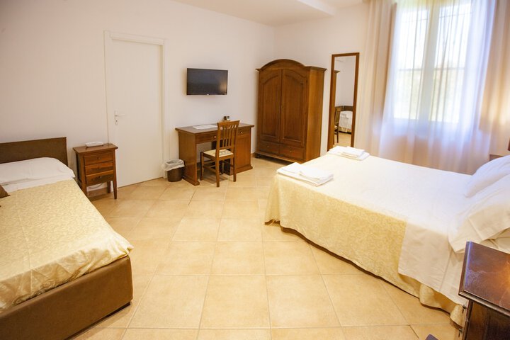 Room 18 of 85
