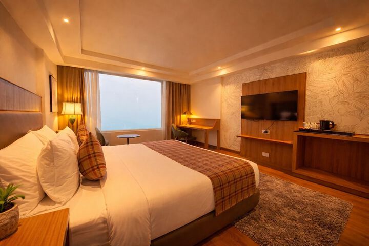 Room 6 of 47