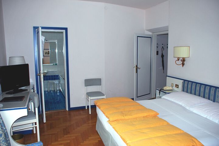 Room 11 of 45