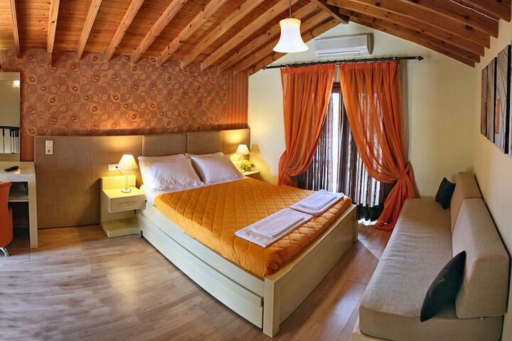 Room 4 of 36