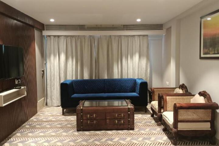 Hotel Suite Photo