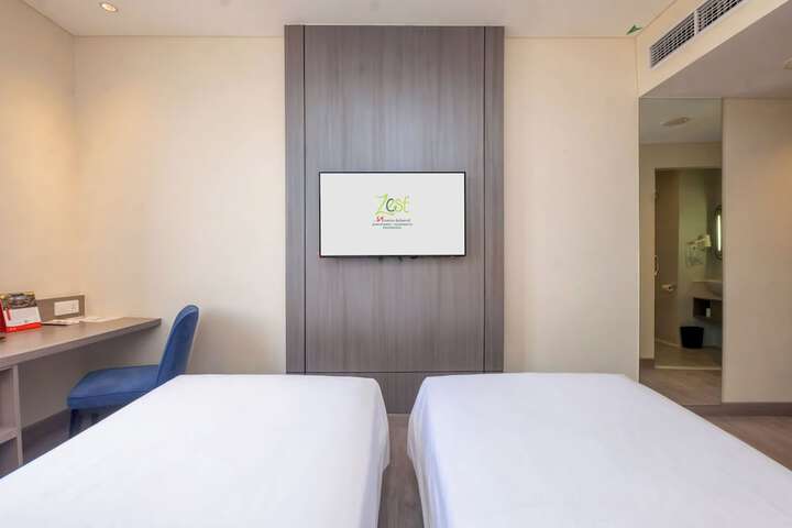Room 5 of 43