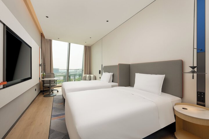 Room 7 of 30