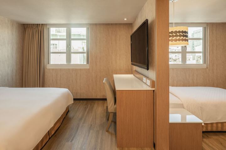 Room 40 of 79