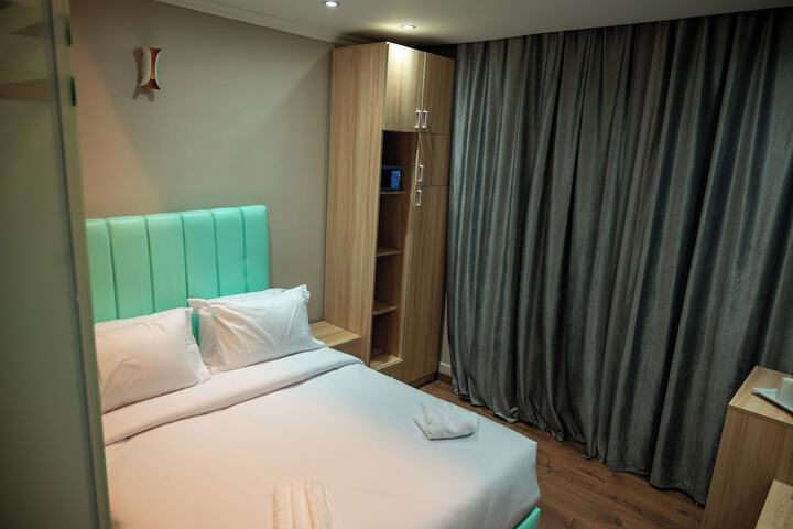 Room 13 of 44