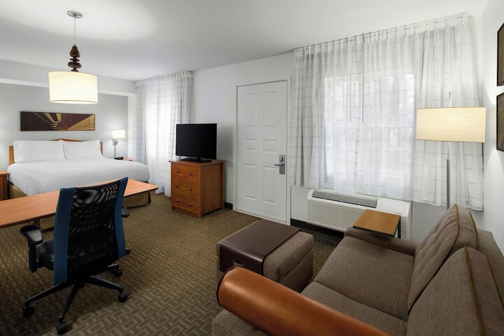Room 10 of 23