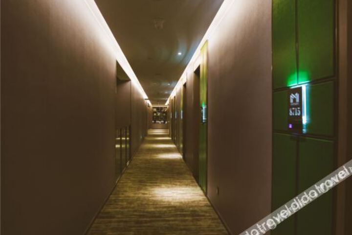 Hotel Interior 20 of 32