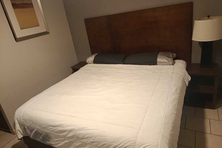 Room 14 of 28