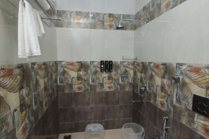 Room 12 of 19