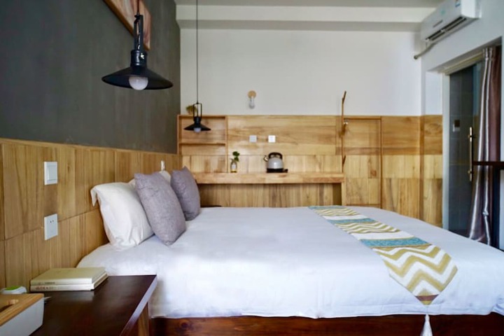 Room 11 of 31