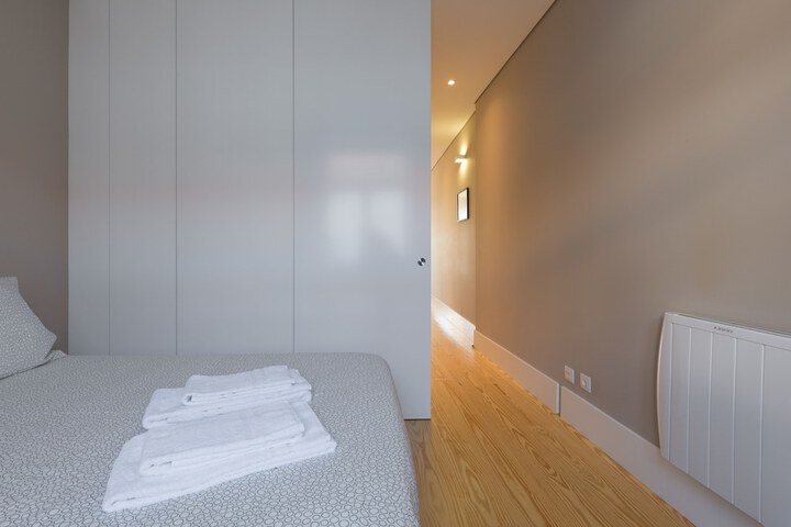 Room 32 of 136