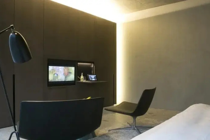 Room 4 of 24