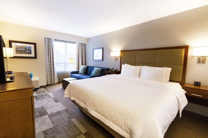 Room 6 of 14
