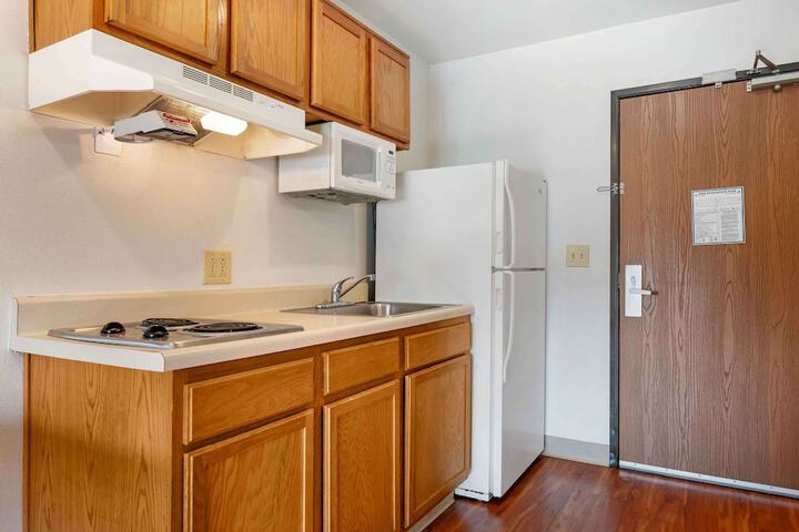 2 Double Beds Kitchen (6 of 10)