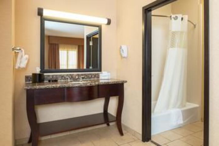 Room 3 of 35
