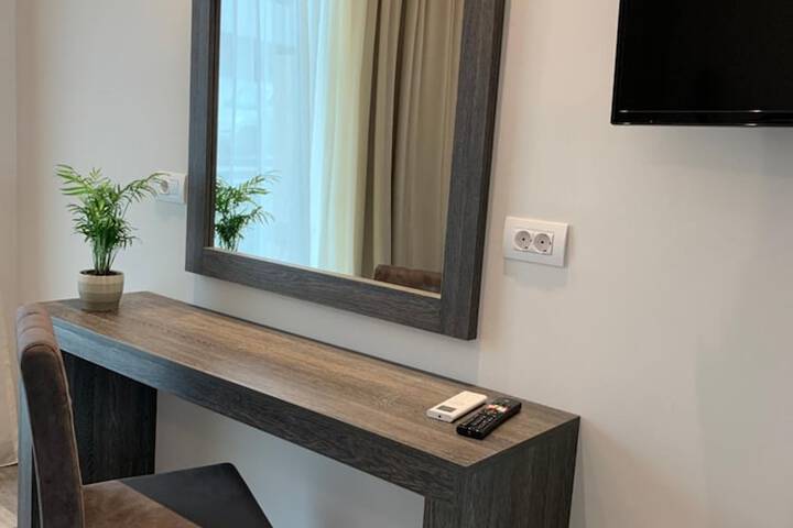 Room 9 of 27