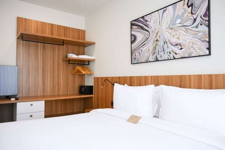 Room 42 of 251