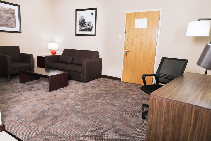 Room 13 of 90