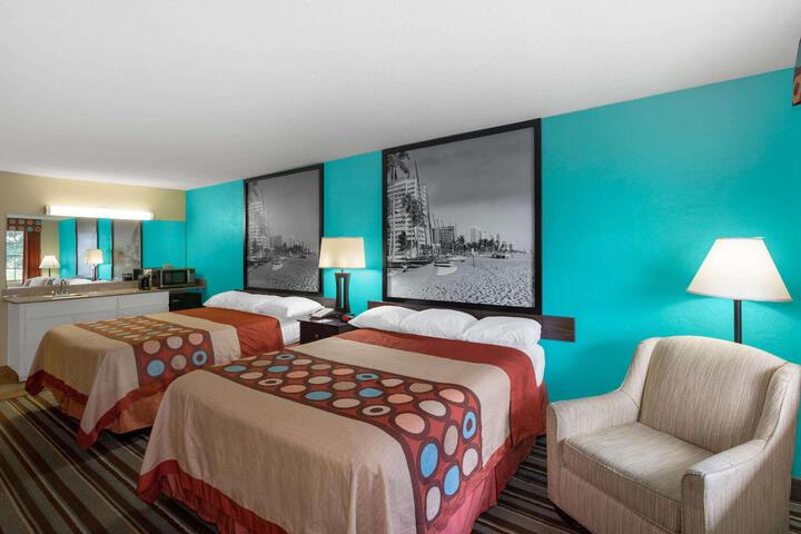 1 King Bed (3 of 10)