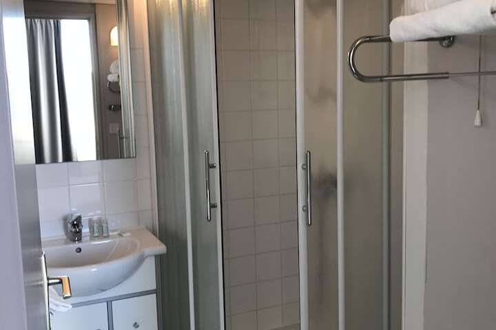 Room 21 of 39