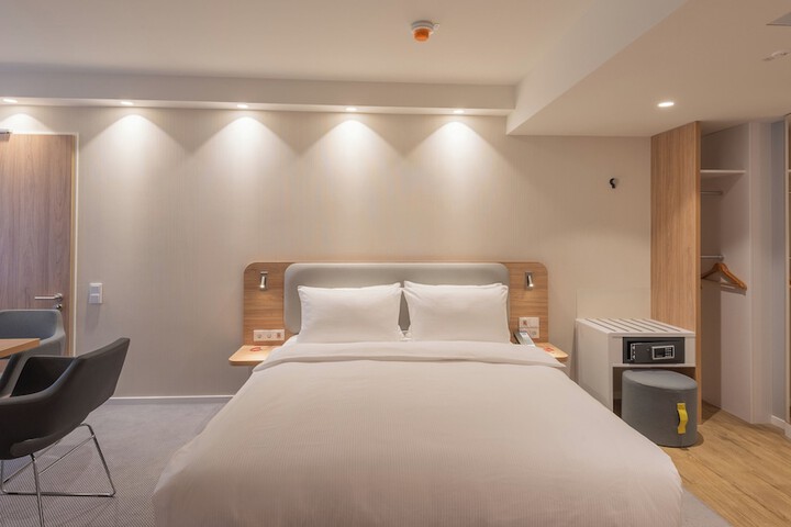Room 34 of 88
