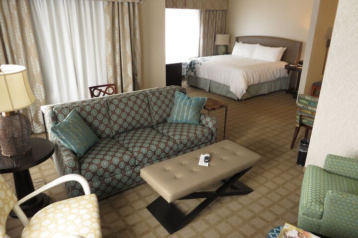 1 King Bed (5 of 12)