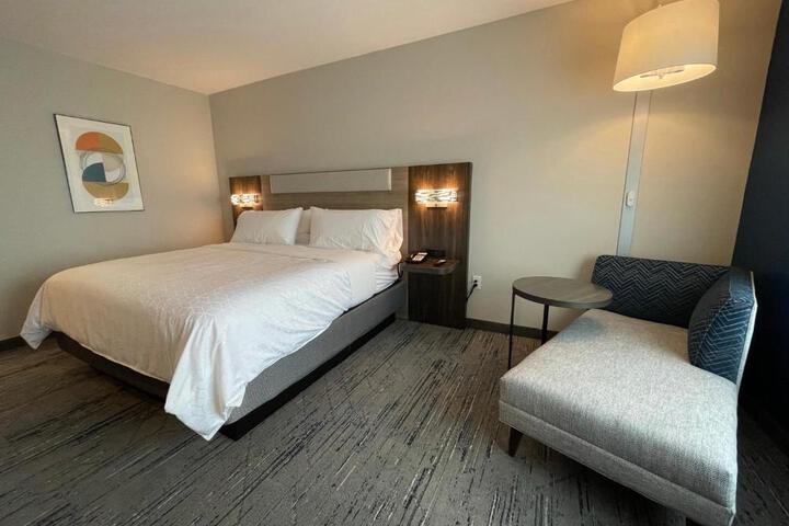 Standard Double Bed (1 of 5)