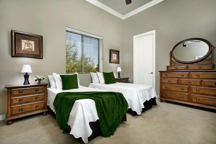 Room 8 of 22