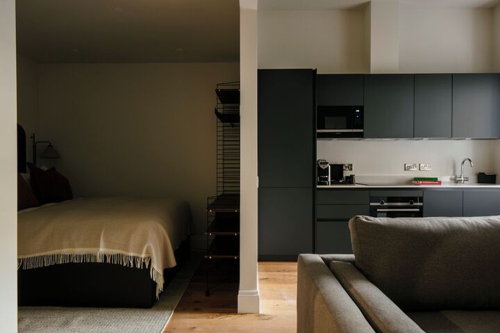Room 2 of 27