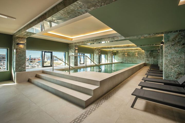 Pools & Facilities