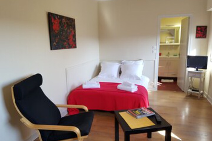 Room 7 of 8