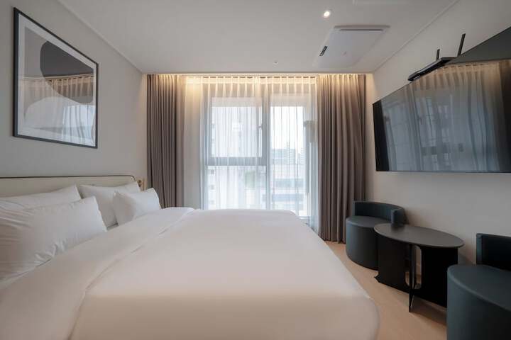 Room 25 of 51