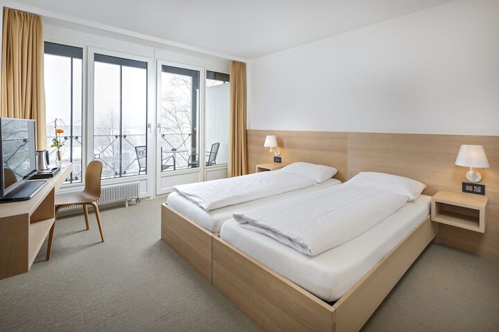 Room 10 of 35
