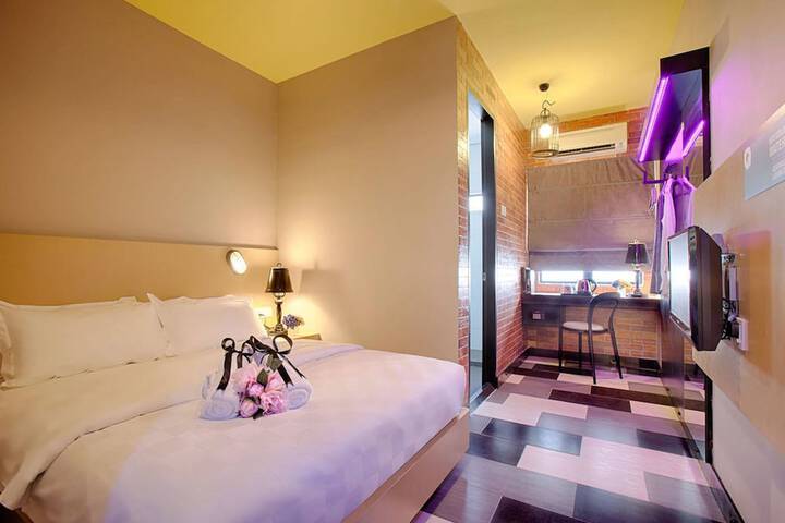 Room 15 of 46