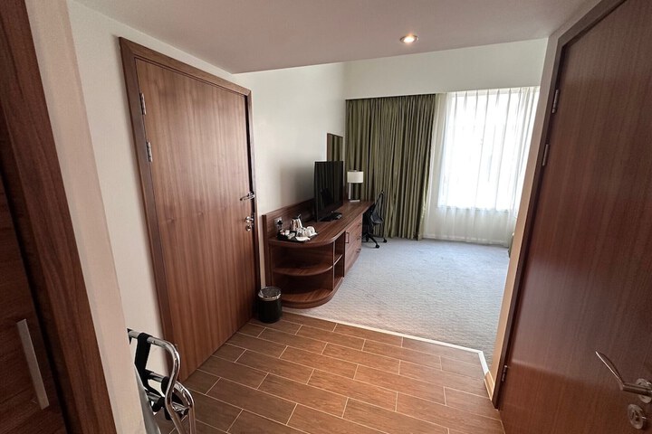 Room 18 of 52