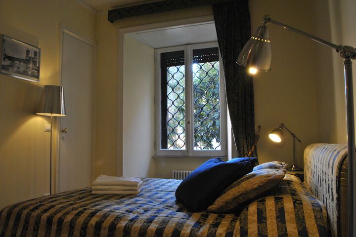 Room 5 of 38