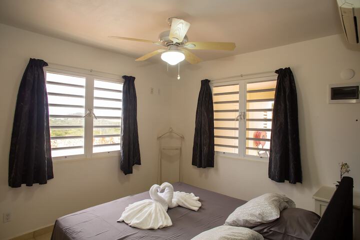 Room 3 of 34
