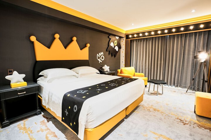 Room 17 of 98
