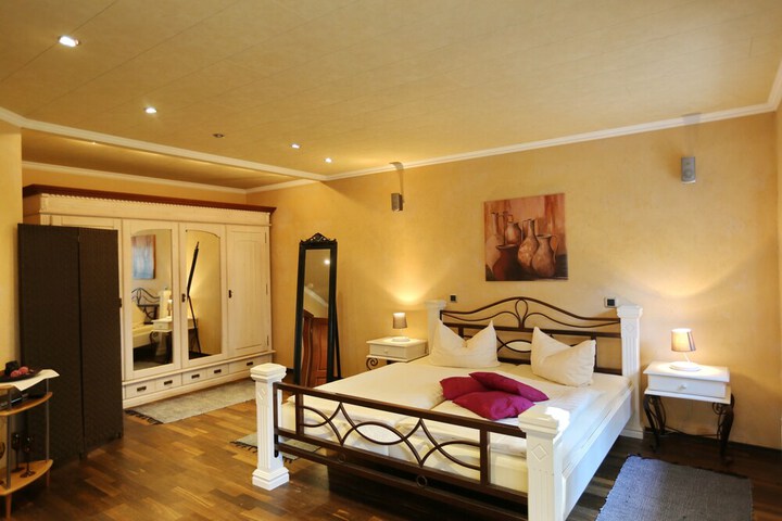 Room 37 of 40