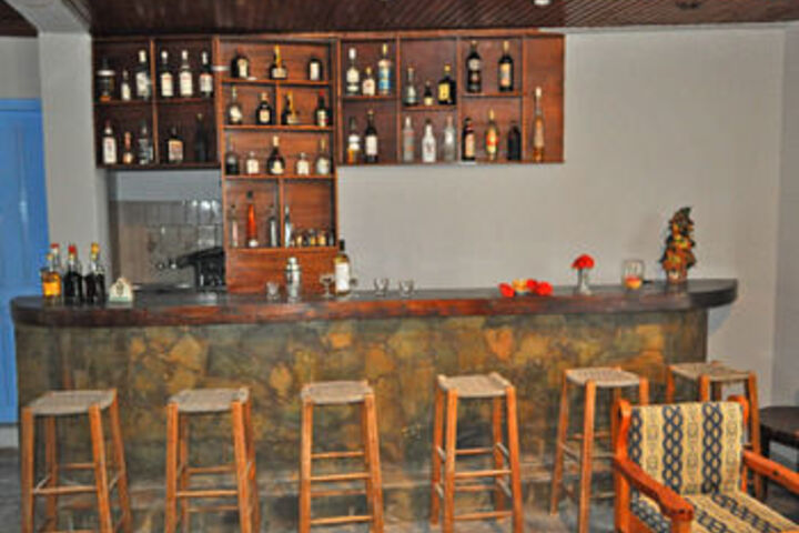 Lounge 21 of 29