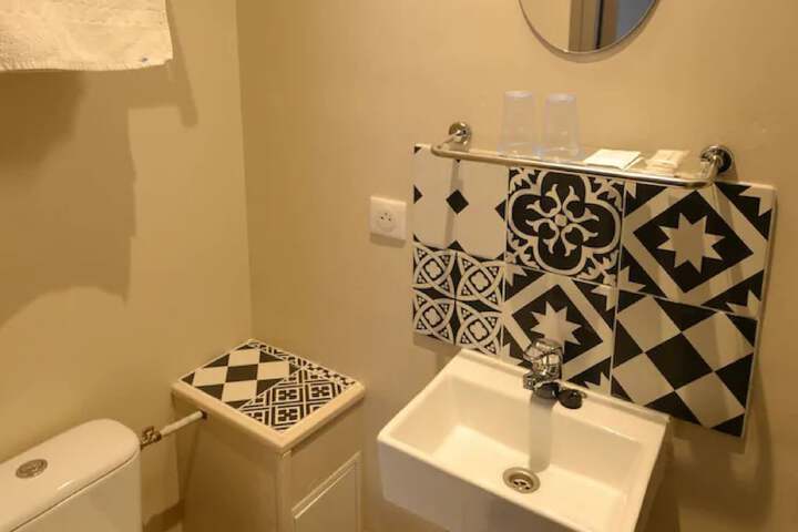 Room 76 of 79