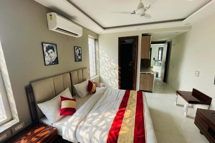 Room 21 of 37