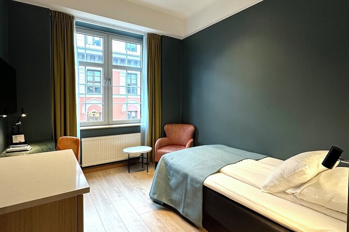 Room 36 of 104