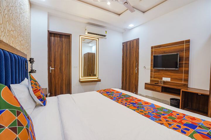 Room 15 of 24
