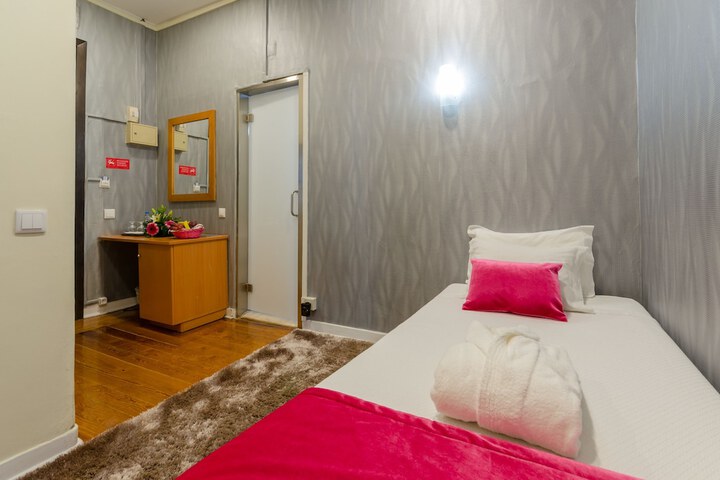 Room 34 of 86