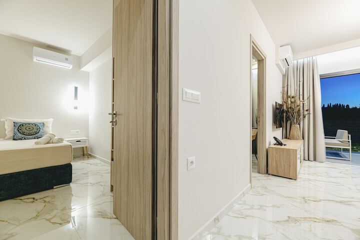 Room 8 of 48